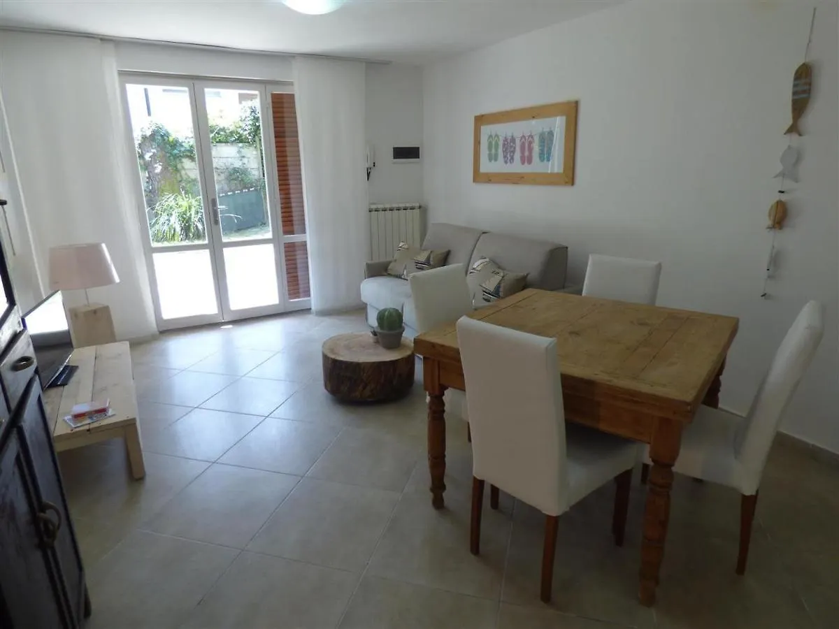 Apartament Tundra 1 Tirrenia