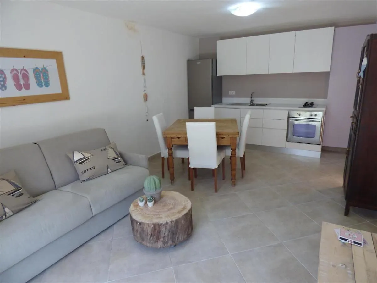 Apartament Tundra 1 Tirrenia 0*,  Włochy
